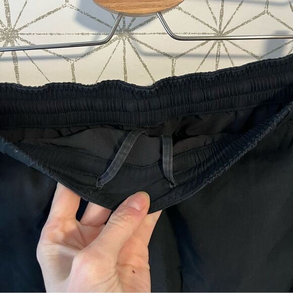 Lululemon Essential Affinity Mid Rise Jogger Black - Picture 10 of 15